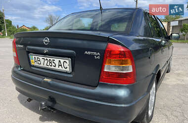 Седан Opel Astra 2005 в 