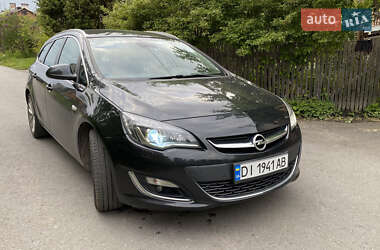 Универсал Opel Astra 2012 в 