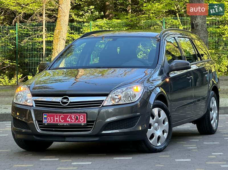 Універсал Opel Astra 2009 в Дрогобичі