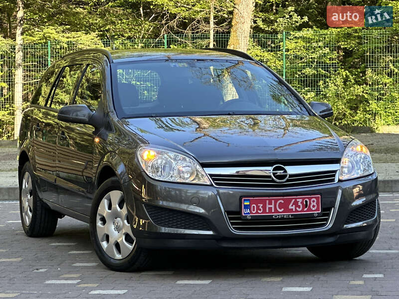 Універсал Opel Astra 2009 в Дрогобичі