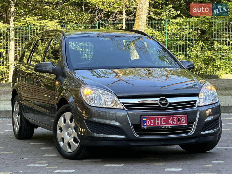 Універсал Opel Astra 2009 в Дрогобичі