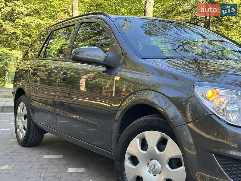 Універсал Opel Astra 2009 в Дрогобичі