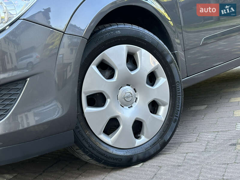 Універсал Opel Astra 2009 в Дрогобичі