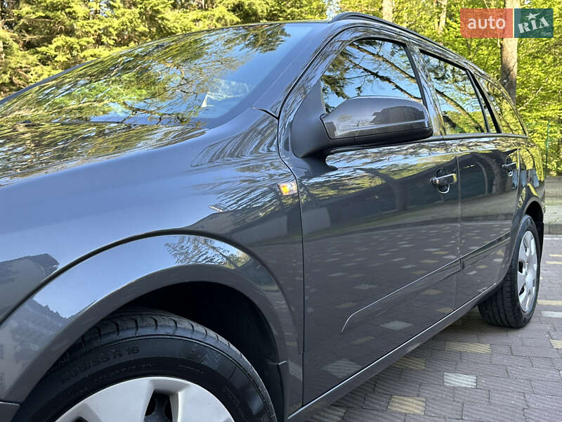 Універсал Opel Astra 2009 в Дрогобичі
