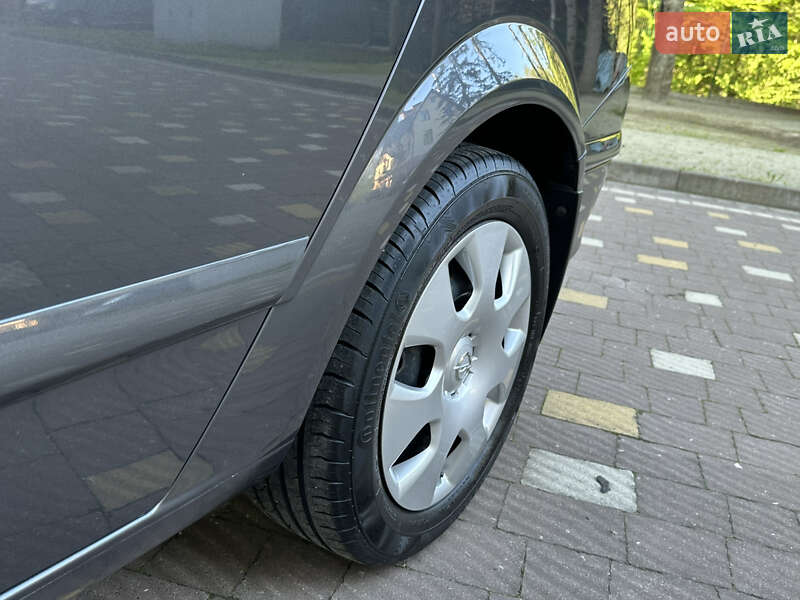 Універсал Opel Astra 2009 в Дрогобичі