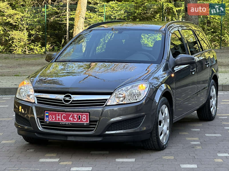 Універсал Opel Astra 2009 в Дрогобичі