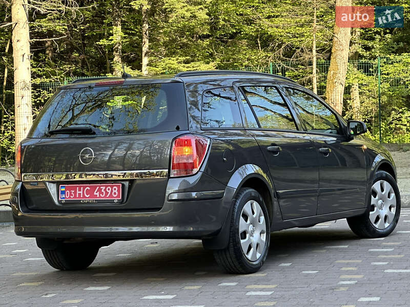 Універсал Opel Astra 2009 в Дрогобичі