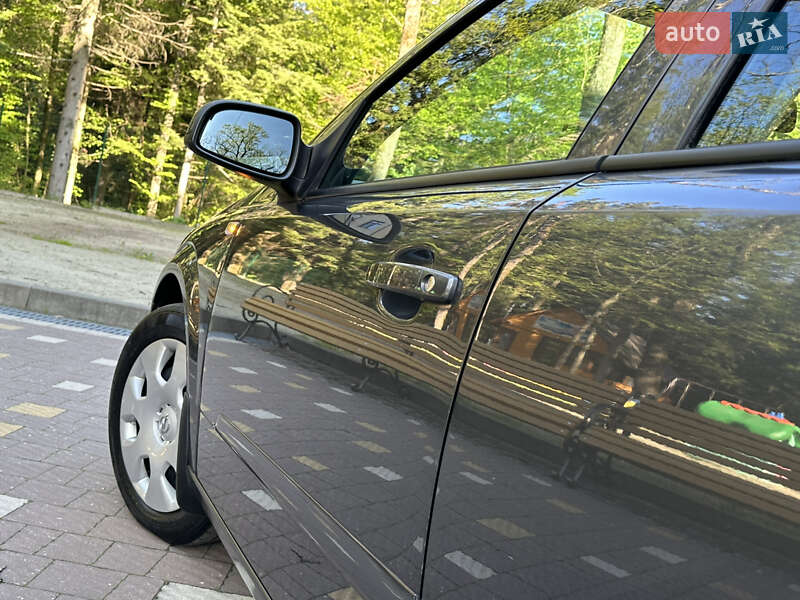 Універсал Opel Astra 2009 в Дрогобичі