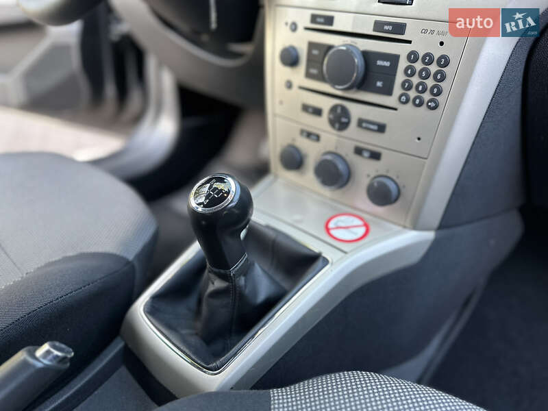 Універсал Opel Astra 2009 в Дрогобичі