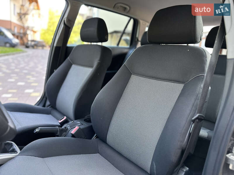 Універсал Opel Astra 2009 в Дрогобичі