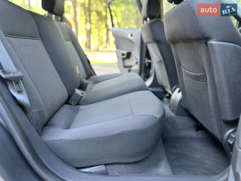 Універсал Opel Astra 2009 в Дрогобичі