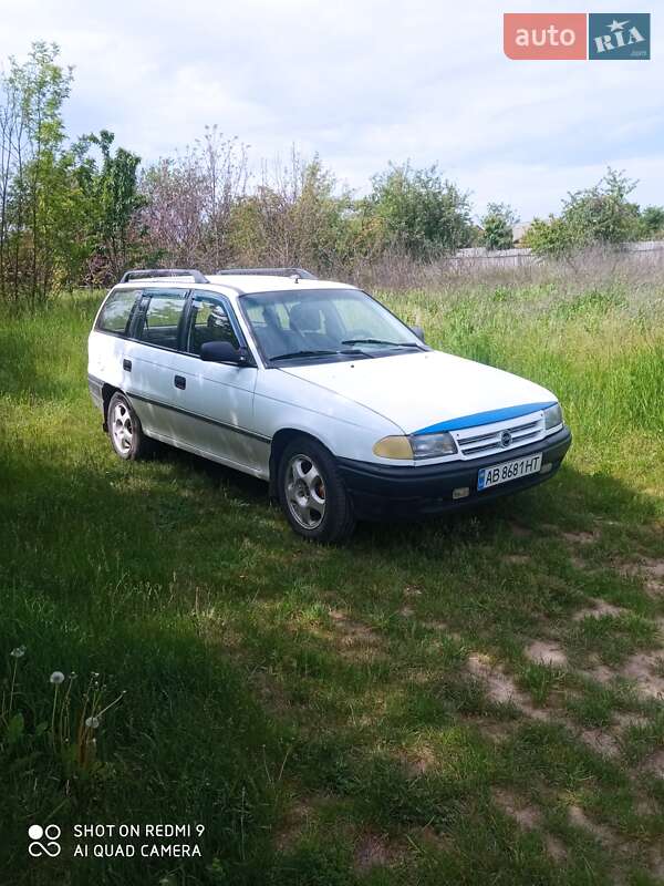 Универсал Opel Astra 1996 в 