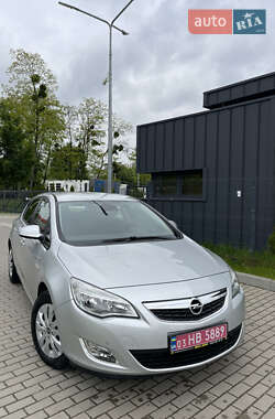 Хэтчбек Opel Astra 2010 в 