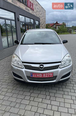 Універсал Opel Astra 2008 в Володимирі