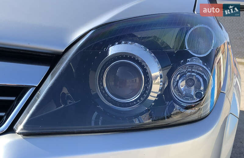 Хэтчбек Opel Astra 2007 в Николаеве