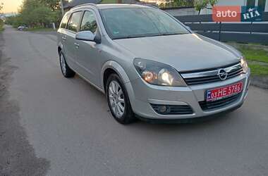 Універсал Opel Astra 2005 в Нововолинську