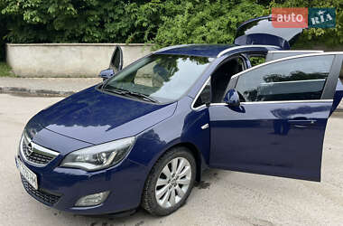 Універсал Opel Astra 2011 в 