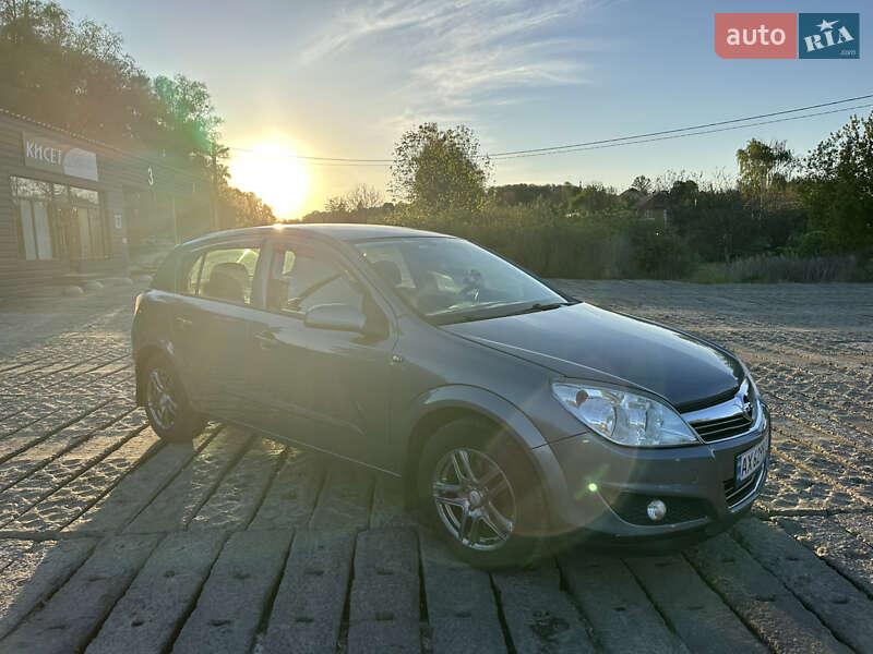 Хетчбек Opel Astra 2007 в 
