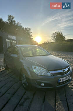 Хетчбек Opel Astra 2007 в 