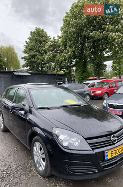 Хэтчбек Opel Astra 2005 в 