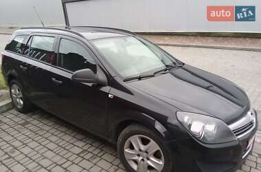 Универсал Opel Astra 2012 в 