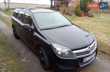 Универсал Opel Astra 2012 в 