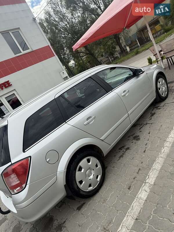 Универсал Opel Astra 2008 в Калуше