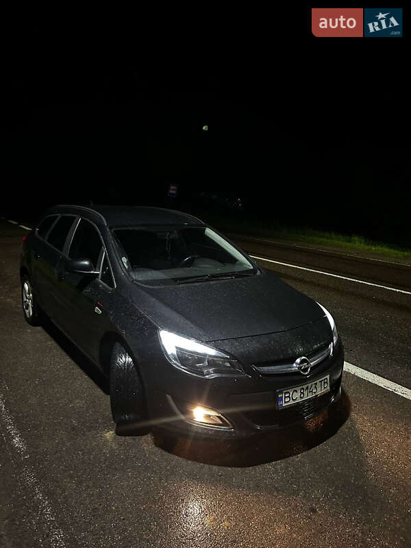Универсал Opel Astra 2013 в Бориславе