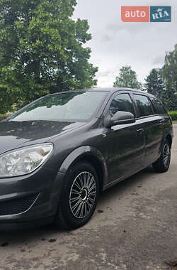 Универсал Opel Astra 2009 в Луцке