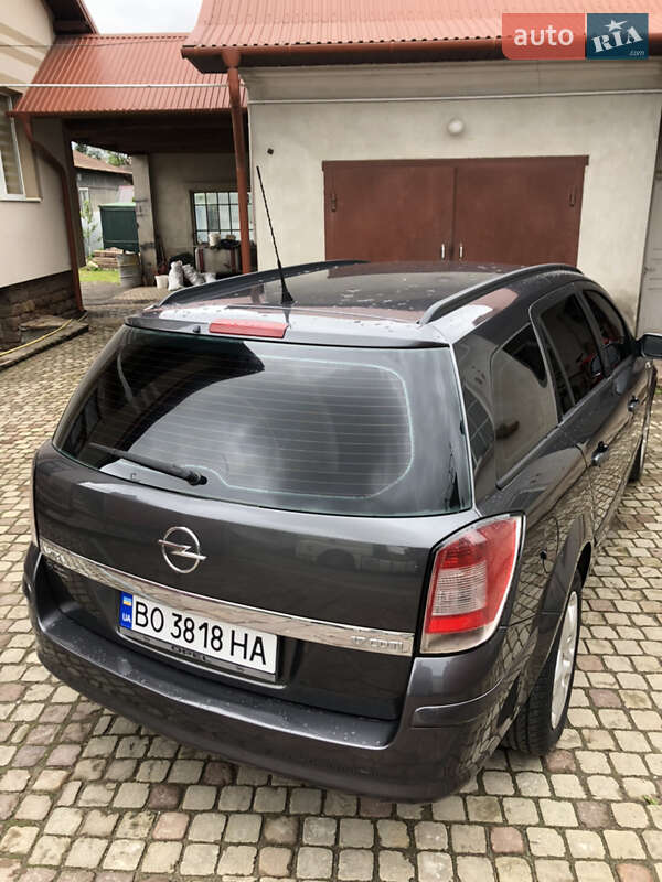 Универсал Opel Astra 2008 в Тернополе