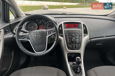 Универсал Opel Astra 2011 в 