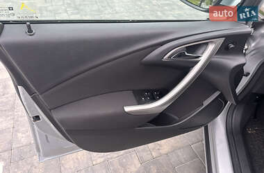 Универсал Opel Astra 2011 в 