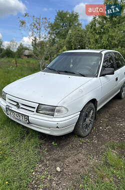 Седан Opel Astra 1993 в Долині