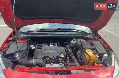 Универсал Opel Astra 2010 в 