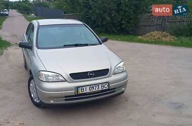 Седан Opel Astra 2006 в Кобеляках