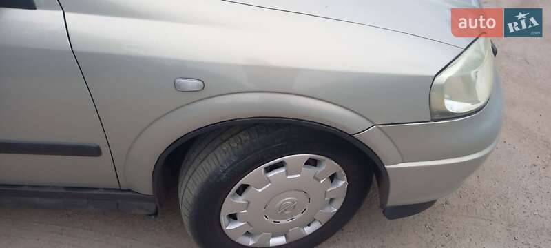 Седан Opel Astra 2006 в Кобеляках