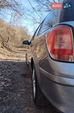 Універсал Opel Astra 2010 в 