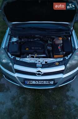 Універсал Opel Astra 2005 в 