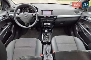Универсал Opel Astra 2009 в 