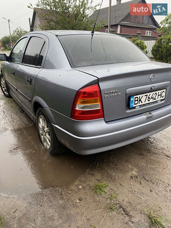 Седан Opel Astra 2008 в Сарнах