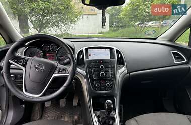Универсал Opel Astra 2012 в Львове