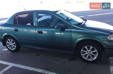 Седан Opel Astra 2006 в Киеве