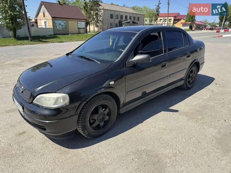 Седан Opel Astra 2006 в 