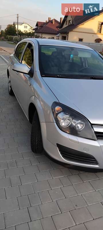 Хетчбек Opel Astra 2006 в Івано-Франківську
