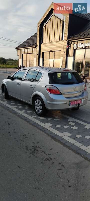 Хетчбек Opel Astra 2006 в Івано-Франківську