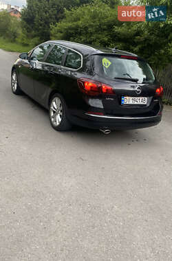 Универсал Opel Astra 2012 в 