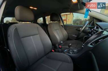 Универсал Opel Astra 2012 в 