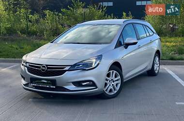 Універсал Opel Astra 2017 в Києві
