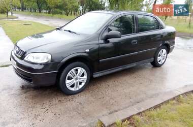 Седан Opel Astra 2006 в Вараші