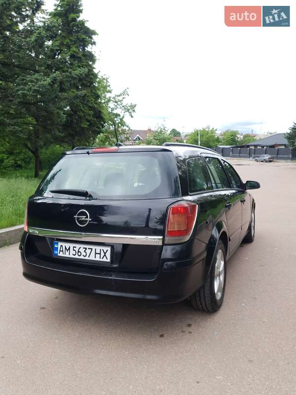 Універсал Opel Astra 2006 в Житомирі